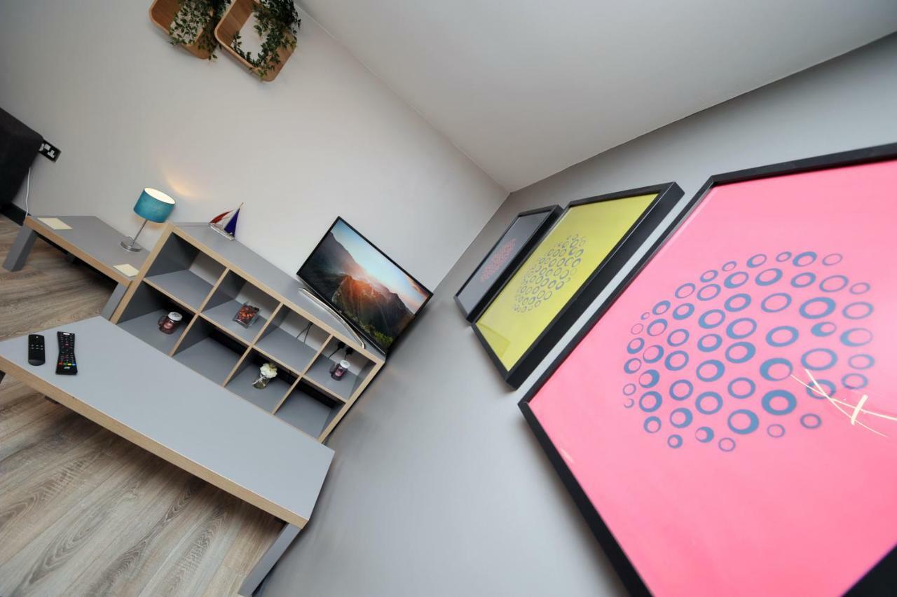 Stone'S Throw City Centre - Tv In Every Bedroom! Суонси Экстерьер фото